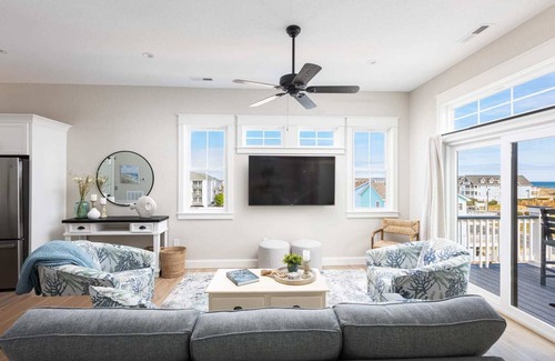Kill Devil Hills Apartment | Brand New Luxury Townhome, Close to Beach w Pool!