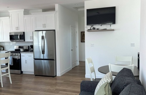 Burbank Apartment | Brand New Luxury 2BR Guesthouse