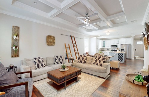 Old Seminole Heights House | Brand-New Luxury Home w/Pool Spa, Washer/Dryer, & Gourmet Kitchen