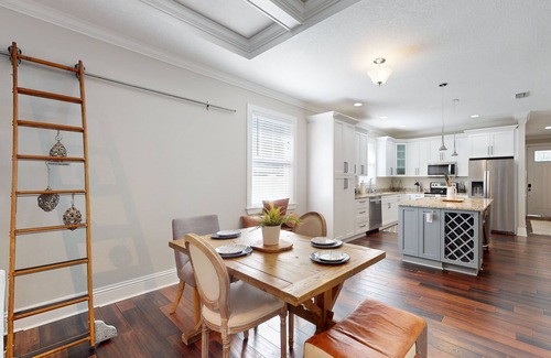 Old Seminole Heights House | Brand-New Luxury Home w/Pool Spa, Washer/Dryer, & Gourmet Kitchen