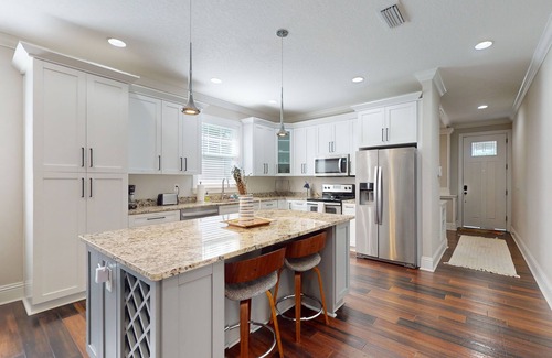 Old Seminole Heights House | Brand-New Luxury Home w/Pool Spa, Washer/Dryer, & Gourmet Kitchen