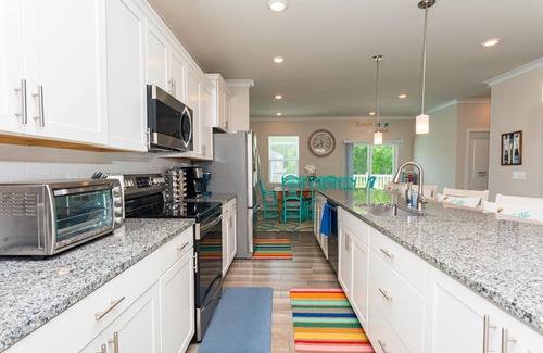 Ocean City House | BRAND NEW luxury townhome 5BR, 4.5 BA, roof top deck, 1.8 miles from the beach