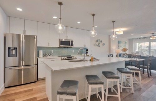 Madeira Beach Condo | BRAND NEW LUXURY CONDO WITH HEATED POOL - 1 BLOCK FROM GULF W/WATER VIEWS!