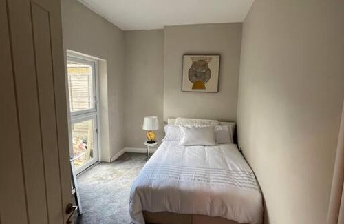 Selhurst Apartment | Brand New Modern 2- Bed Apartment with Garden