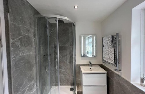 Selhurst Apartment | Brand New Modern 2- Bed Apartment with Garden