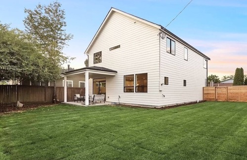 Pacific House | Brand New Modern House with Farmhouse Design