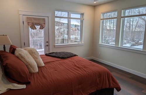Hillside East House | Brand new mountainside retreat with beautiful views close to town!