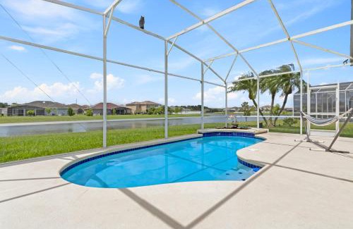 Crescent Lakes House | Brand "New" Oasis Smart TVs Pool Games 4 Beds
