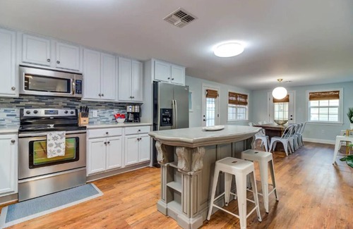 Bay St Louis House | BRAND NEW-Old Town-2 Master Suites-Walk to Shops