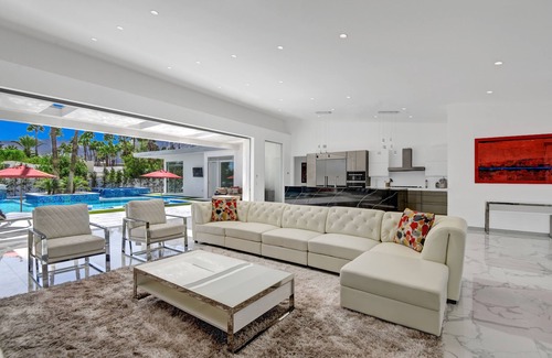 The Movie Colony House | Brand New Palm Springs Luxury Dream Resort Pool, 5BE 5.5 BA, walk to downtown PS