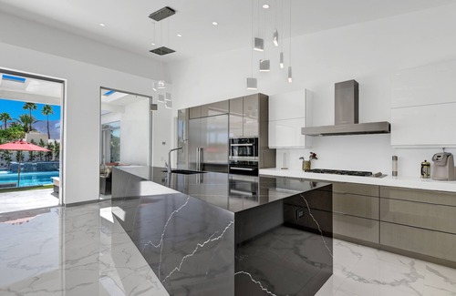 The Movie Colony House | Brand New Palm Springs Luxury Dream Resort Pool, 5BE 5.5 BA, walk to downtown PS
