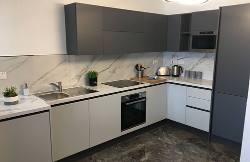 Qawra Apartment | BRAND NEW Penthouse 2 Mins From The Sea-Central Bugibba(Fully A/C+Free Wifi)