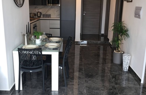 Qawra Apartment | BRAND NEW Penthouse 2 Mins From The Sea-Central Bugibba(Fully A/C+Free Wifi)