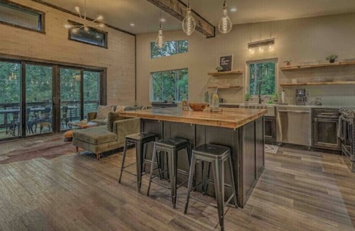 Talking Rock Cabin | Brand New Relaxing Mountain Retreat n