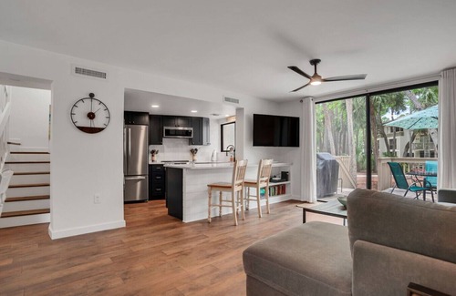 Hilton Head House | Brand New Seascape Townhome, 2 min Beachwalk