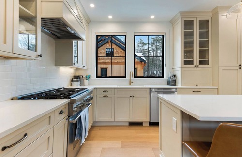 North Conway House | Brand NEW Ski-in/Ski-out retreat at Cranmore Mt.!