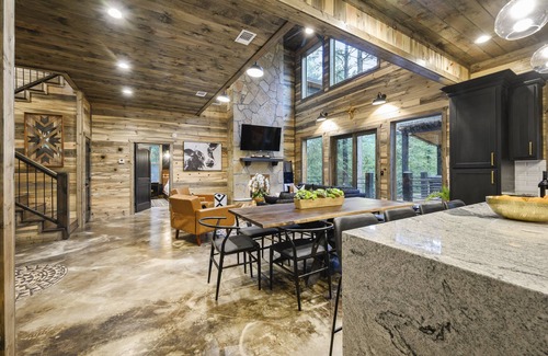 Pickens Cabin | BRAND NEW! Smokey Pines | BOHO Modern + Chic Contemporary | Sleeps 12