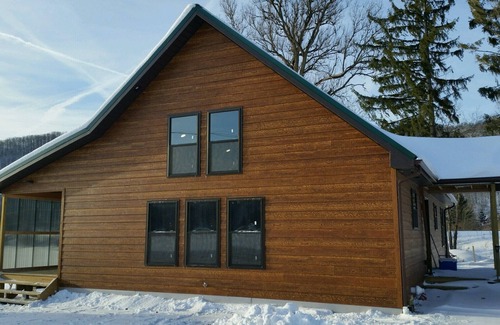 Great Valley House | "BRAND NEW" SNOW VALLEY CHALET 1 MILE FROM HOLIDAY VALLEY