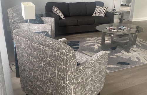 Niagara Falls House | Brand New Spacious Townhome - Near top Wineries and Attractions ; pet Friendly