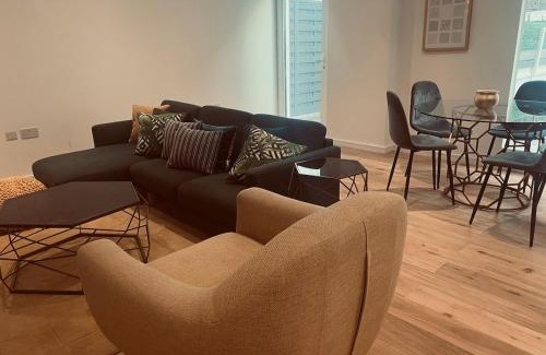 Clapton Apartment | Brand New Spacious 3 Bed city Apartment with Terrace in Shoreditch