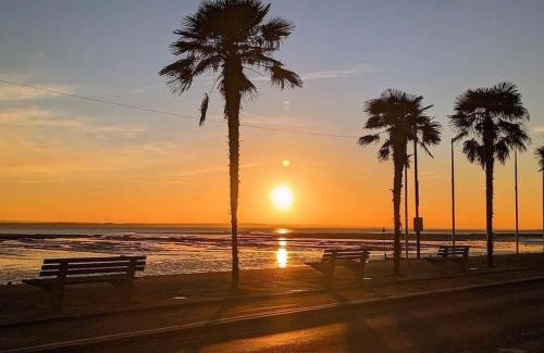 Westcliff-on-Sea Apartment | BRAND NEW Stay in Southend with a garden