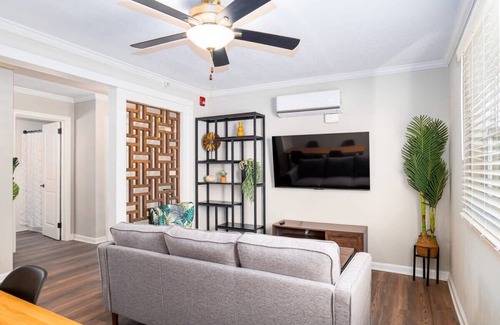 Cottage Line Apartment | BRAND NEW Surf Suite /Beach Front