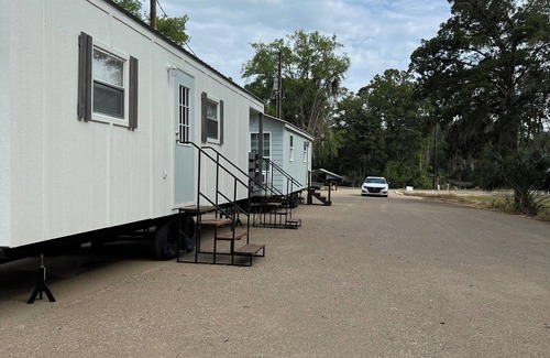 Steinhatchee Cabin | Brand New Tiny House- Walking Distance to SeaHag!