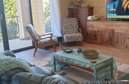 Guilderton Bed & Breakfast | Brand new traditional Bed & Breakfast with river views