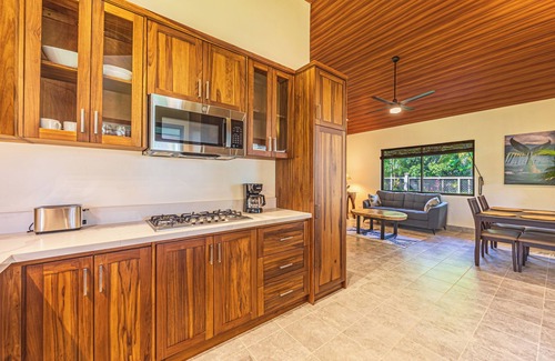 Playa Matapalo House | Brand New Villa! A well-appointed home, views of mountains, 3 min. walk to beach