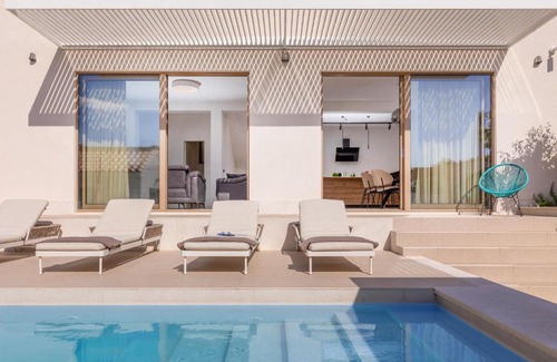 Gruz Villa | Brand New Villa Carmelita Exclusive with free Smart Car