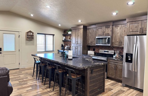 Torrey Villa | Brand New Villa "The Coop" in the heart of Torrey