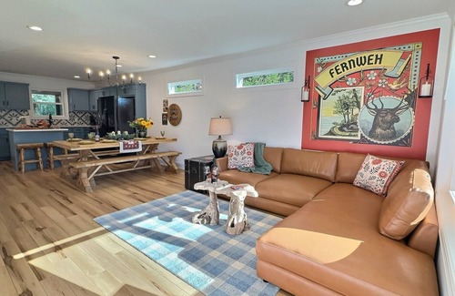 Sautee Nacoochee House | BRAND NEW! Walk to town! Hot tub, arcade pub, fire pit! Private, gated community