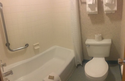 West Yellowstone Hotel | Brandin' Iron Inn
