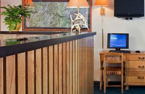 Chama Hotel | Branding Iron Motel