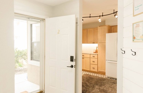 Table Rock Condo | *Branson Boho 1* Gated on GROUND FLOOR FULLY REDONE 2 king beds, 2 full bath!