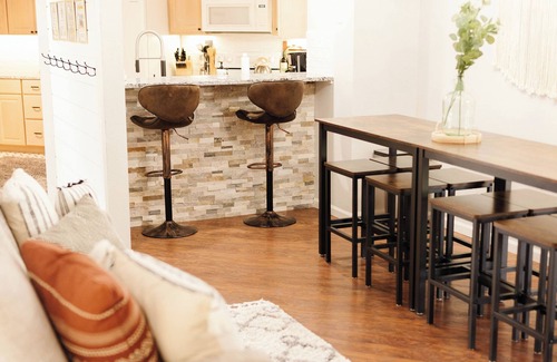 Table Rock Condo | *Branson Boho 1* Gated on GROUND FLOOR FULLY REDONE 2 king beds, 2 full bath!