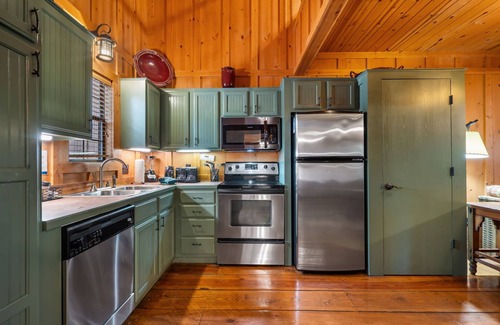 Branson Cabin | Branson Cabin Escape | 2 King Bedrooms, Loft, Pool