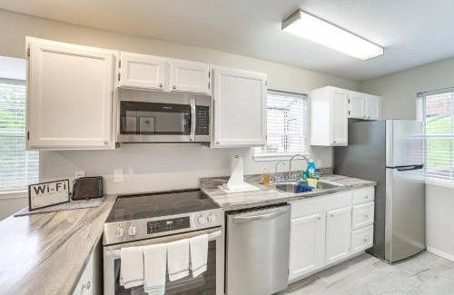Indian Point Apartment | Branson Escape with Pool Access, Grill and Balcony!