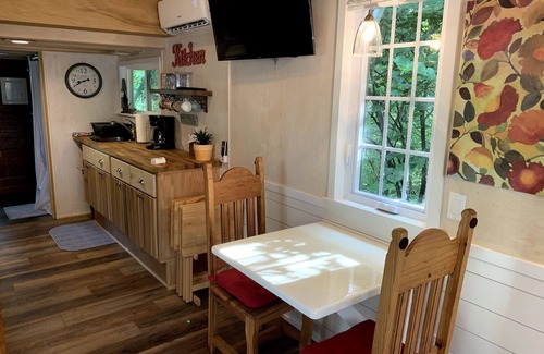 Branson House | Branson Tiny Home: Quiet, Cozy & Unique Lodging in the Heart of Branson!