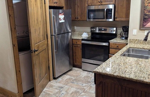 Branson Resort | Branson Woods Resort. Charming 2-bedroom condo. #3