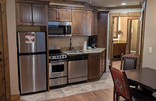 Branson Resort | Branson Woods Resort. Charming 2-bedroom condo. #3
