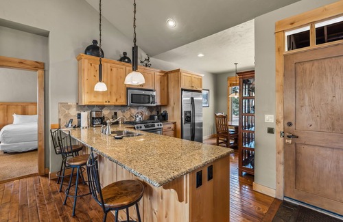 Powell Butte Cabin | Brasada Ranch | 2 King Suites | Beautiful Views
