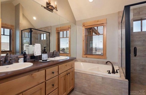 Powell Butte Cabin | Brasada Ranch 2-Story Cabin with Loft; Sleeps 6