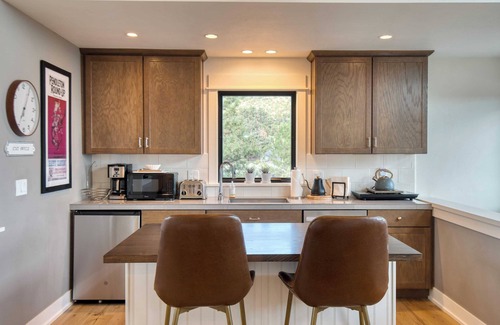 Powell Butte Cottage | Brasada Ranch Retreat w/Hot Tub + Views Resort Access w/Pools, Horseback Riding, Sports, and More Hat Rock Loop by Avantstay