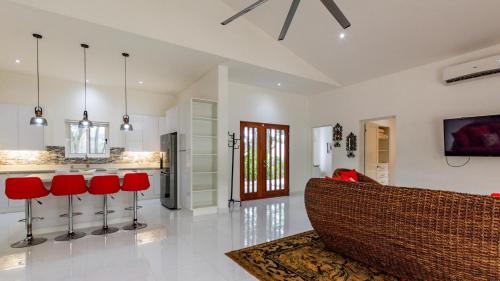 Brasilito House | Brasilito House and Apartment with Pool Sleeps 8