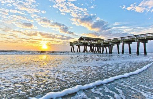 Tybee Island Apartment | Brass Rail 106