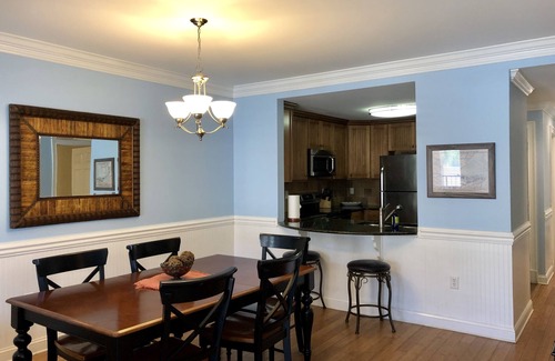 Tybee Island Condo | Brass Rail 211 : Great location, close to pier and shopping. Pool and hot tub!