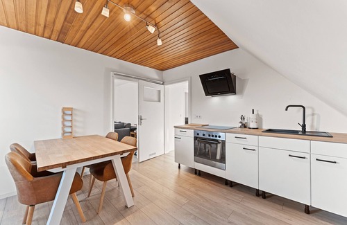 Neustadt an der Weinstrasse Apartment | Bravura - up to 6 people, near Hambach Castle & Holiday Park