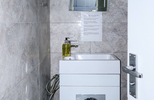 Belsize House | Bray Apartment