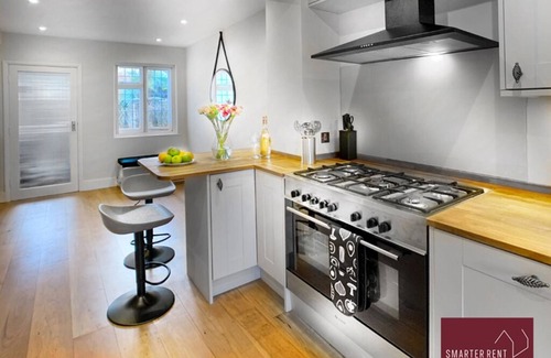 Bray on Thames Apartment | Bray - Characterful 3 Bedroom House - By The River